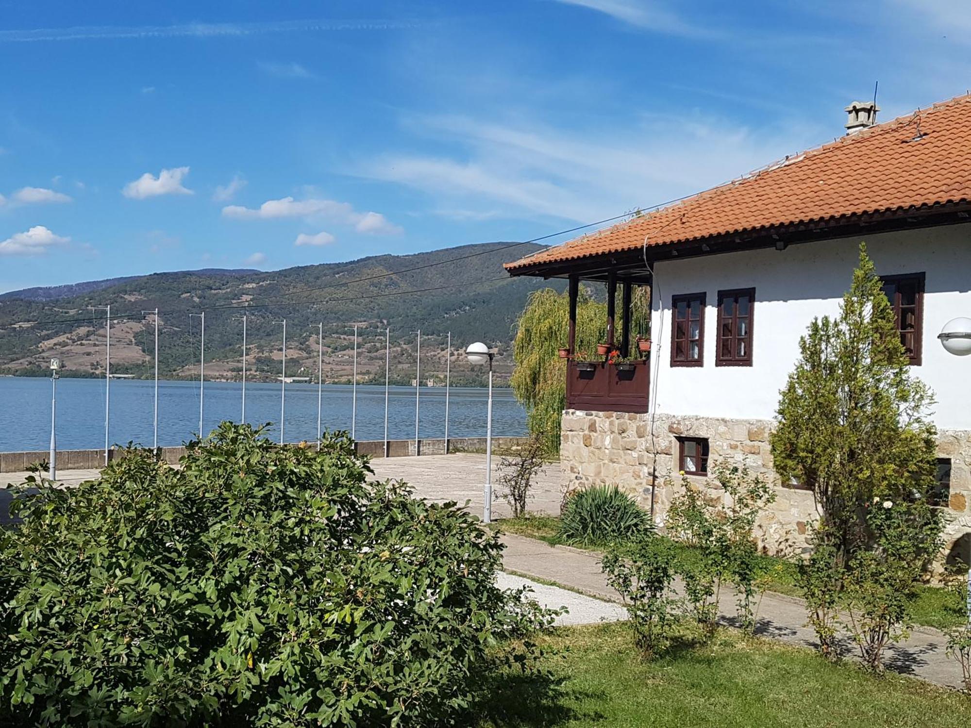Nena & Rale Rooms Долни Милановац Екстериор снимка
