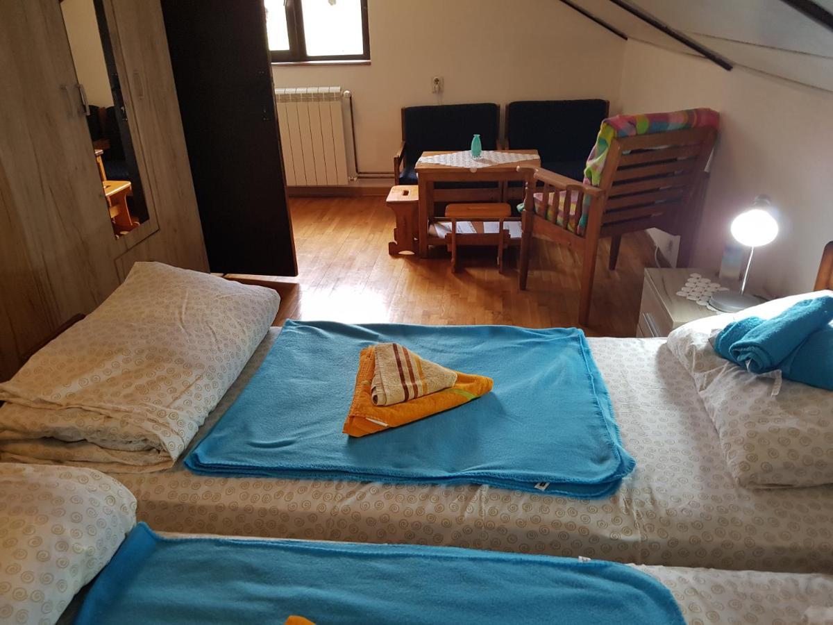 Nena & Rale Rooms Долни Милановац Екстериор снимка